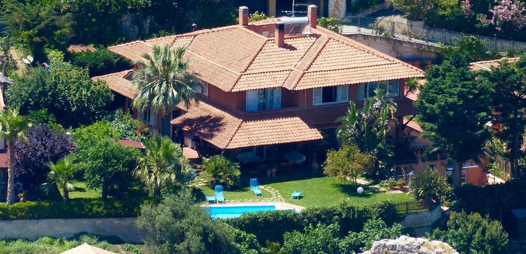 Villa Di Giorgi Apartments Чефалу Экстерьер фото
