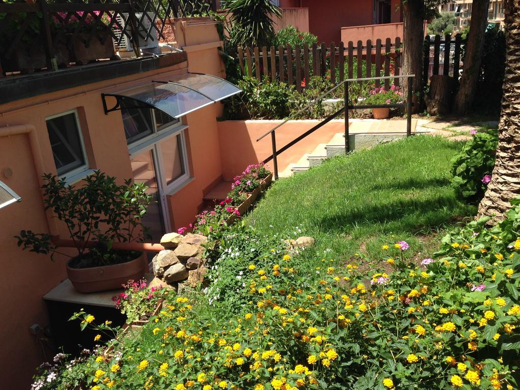 Villa Di Giorgi Apartments Чефалу Экстерьер фото